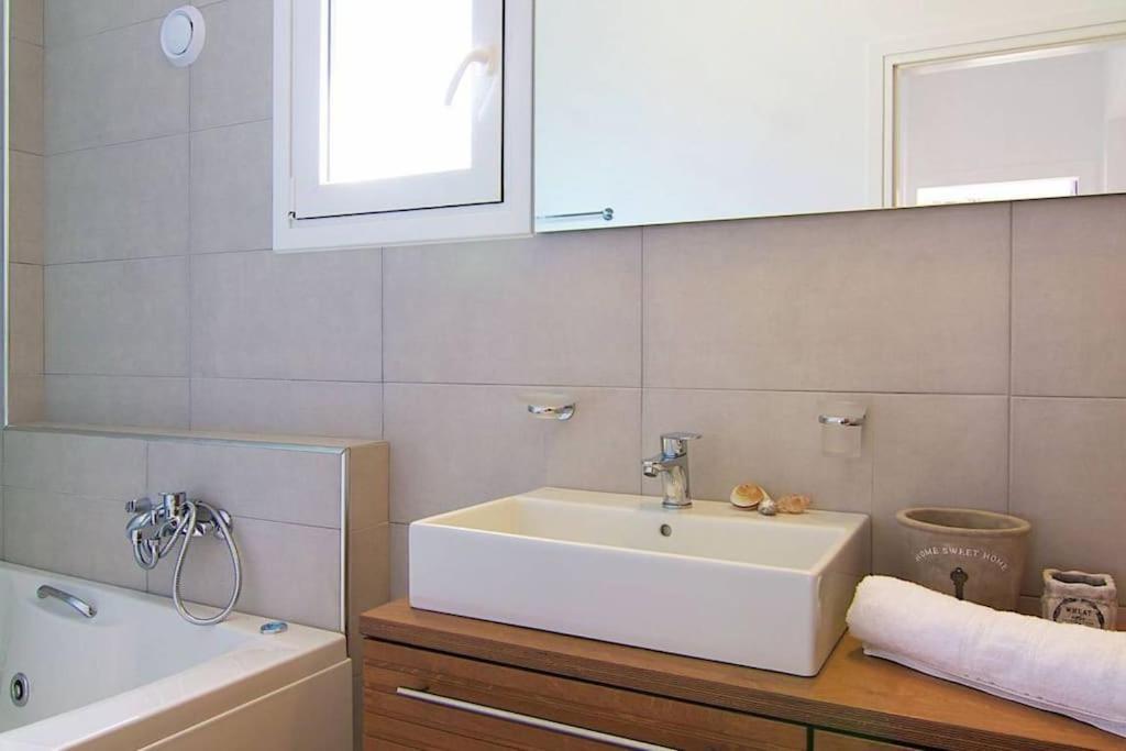 Villa Aada - Moderne Komfortvilla Mit Eigenem Pool Loutra Extérieur photo